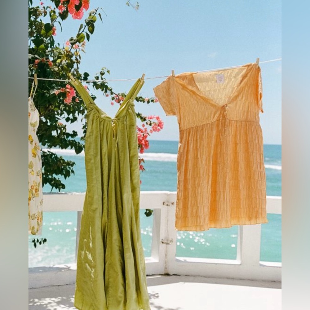 The lullaby club orange tie front dress